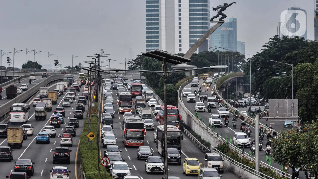 Tabrakan Beruntun Empat Kendaraan di Tol Dalam Kota Tewaskan Dua Orang
